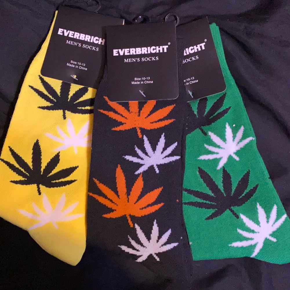 Weed cannibals crew socks! 3 pack